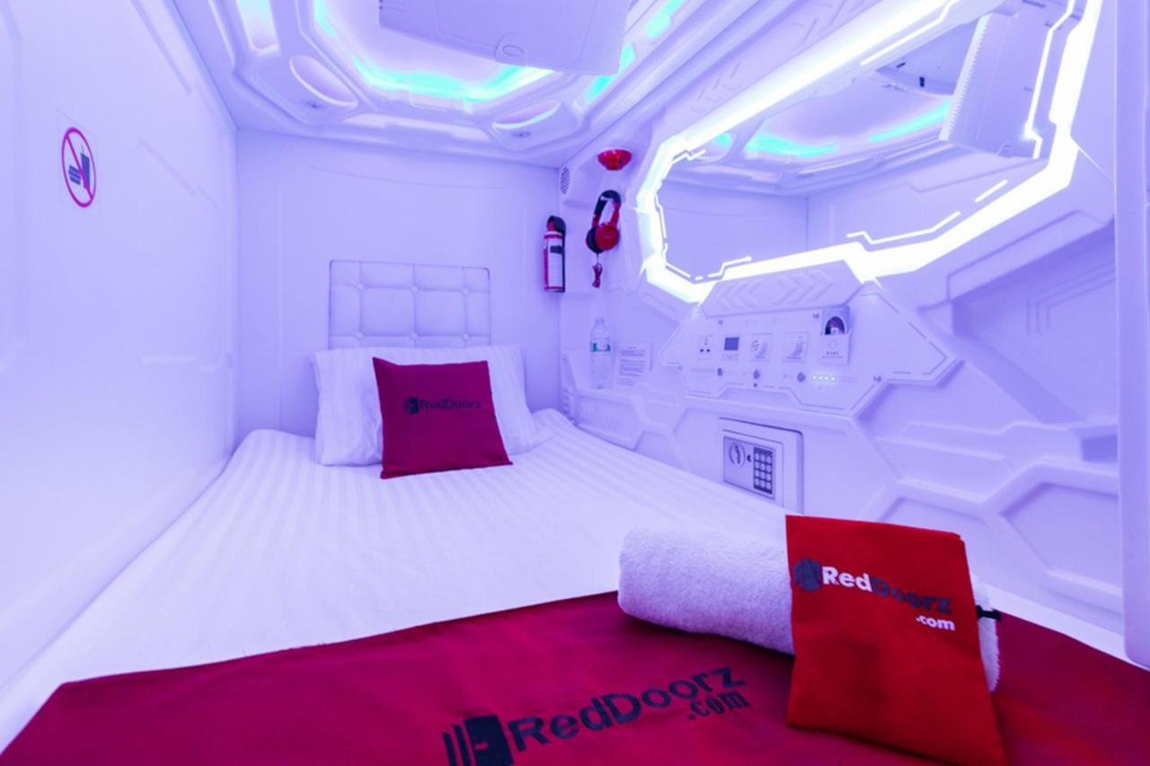 Reddoorz Hostel @ Capsule Inn Medan Esterno foto